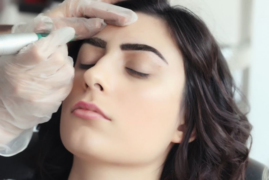 Who Is a Good Candidate for Eyebrow Transplantation? 7 Candidate Profiles for 2026